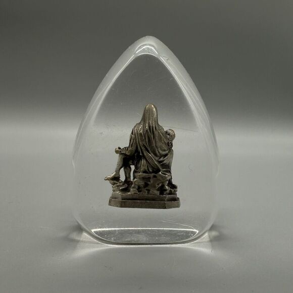 Vintage Pieta By Michelangelo Creed Etched Glass Statue Figurine 2.75x2.25 READ - Picture 2 of 11